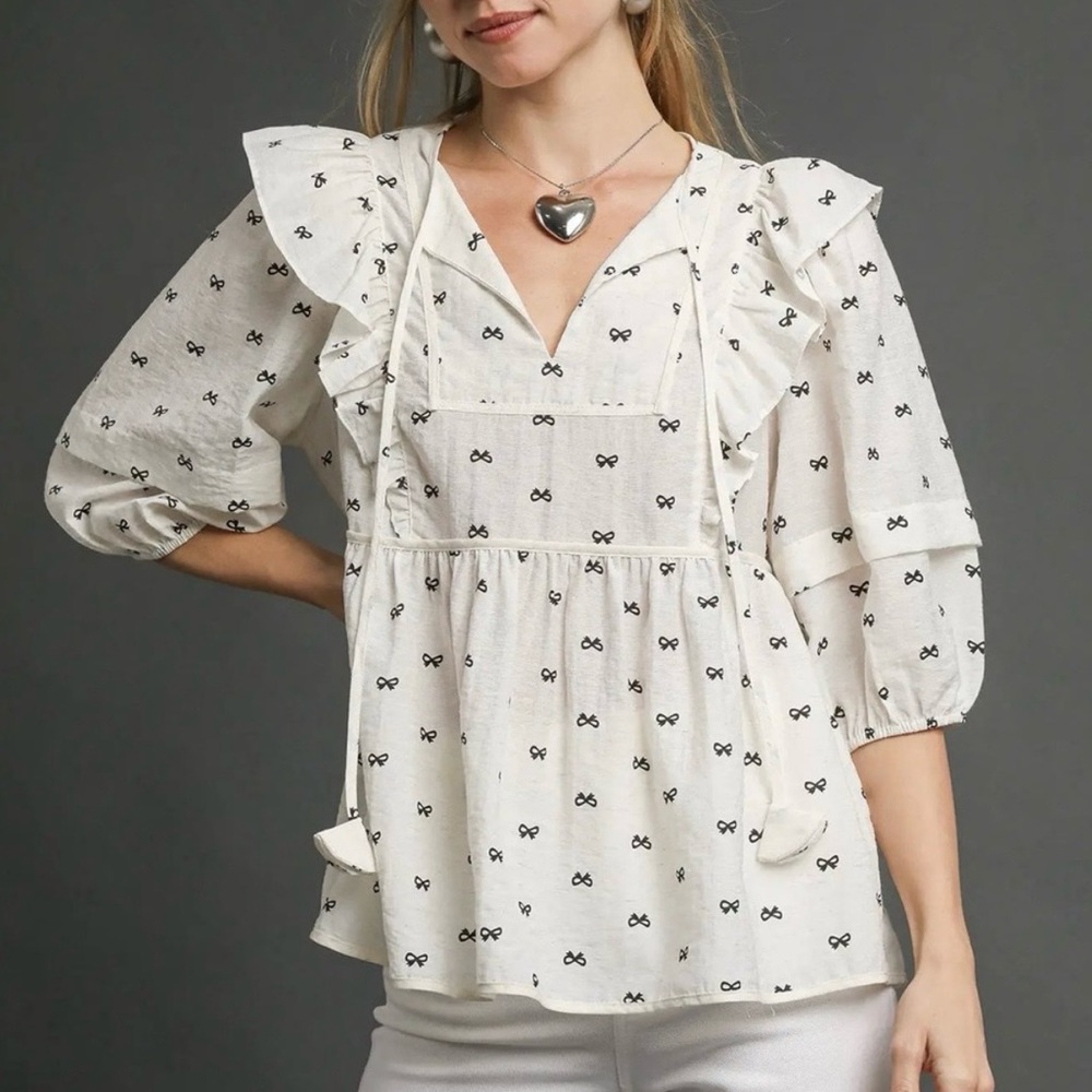Umgee Women's Cream Ruffle Peasant Top with Bow Print-NWT